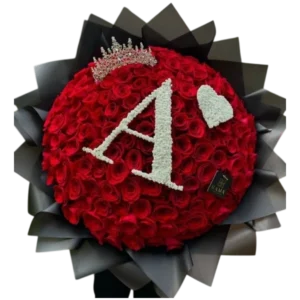 Inicial de Amor – Arreglo de Rosas Rojas