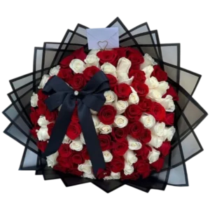Amor Contraste – Arreglo de Rosas Rojas y Blancas