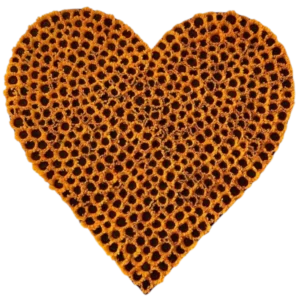 Corazón de Oro – Arreglo Floral en Forma de Corazón
